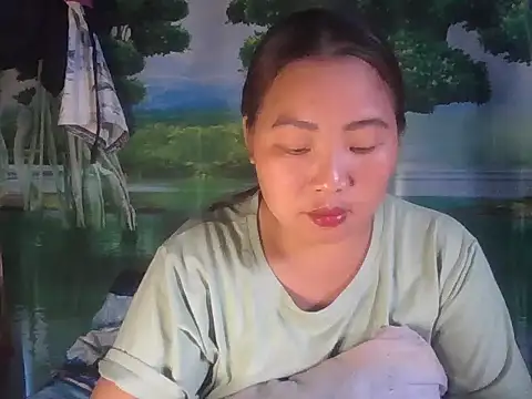 Snapshot of PhamPhung chatting on October 7, 12:52 am PhamPhung online show from October 7, 12:52 am