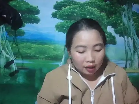 Snapshot of PhamPhung chatting on October 24, 2:35 pm PhamPhung online show from October 24, 2:35 pm