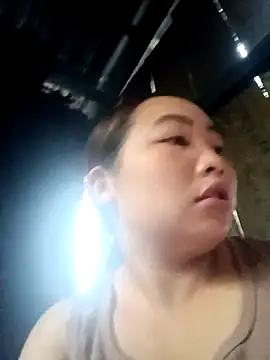 Snapshot of PhamPhung chatting on October 25, 2:41 am PhamPhung online show from October 25, 2:41 am