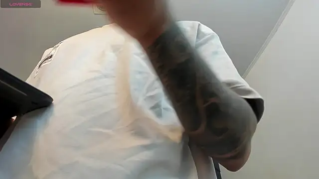 marco garciia  online show from December 1, 11:10 pm