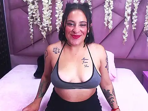Snapshot of Aphroditabrown69 chatting on October 24, 11:39 am Aphroditabrown69 online show from October 24, 11:39 am