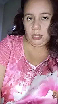 Snapshot of luzdanna chatting on October 1, 3:12 am luzdanna online show from October 1, 3:12 am