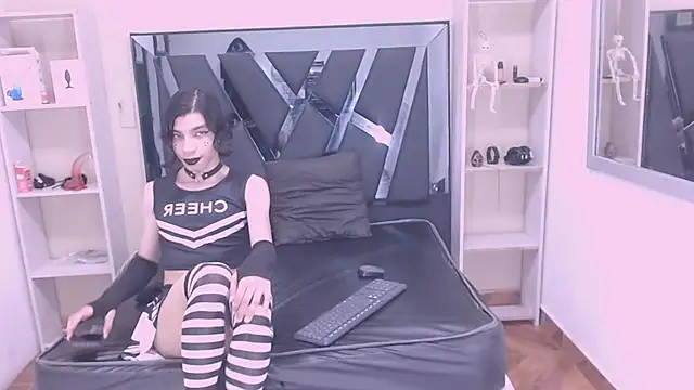 Atley Dolly online show from October 28, 9:28 pm