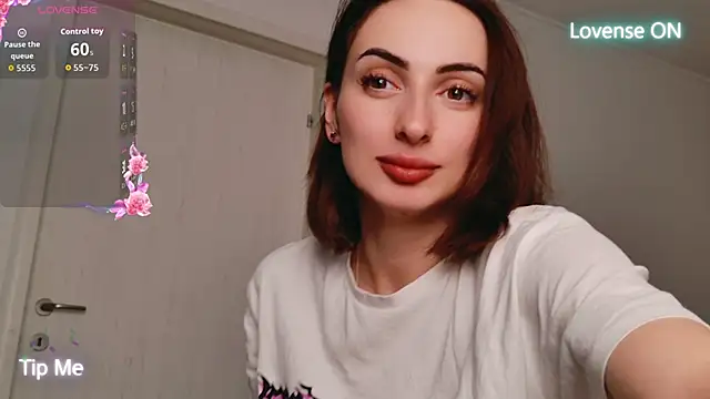 Snapshot of AuraPure chatting on September 18, 9:39 pm AuraPure online show from September 18, 9:39 pm