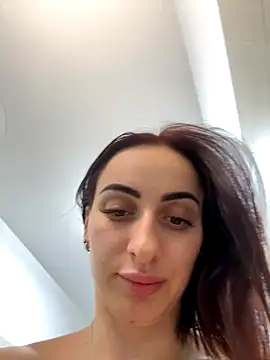 Snapshot of AuraPure chatting on November 30, 10:58 pm AuraPure online show from November 30, 10:58 pm