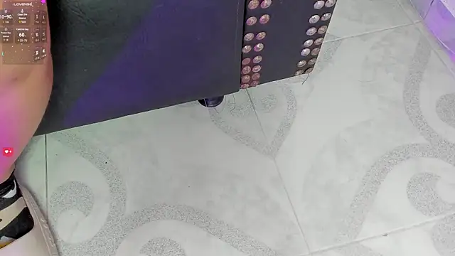 Snapshot of yasmin_rahal chatting on February 22, 1:20 pm yasmin rahal online show from February 22, 1:20 pm