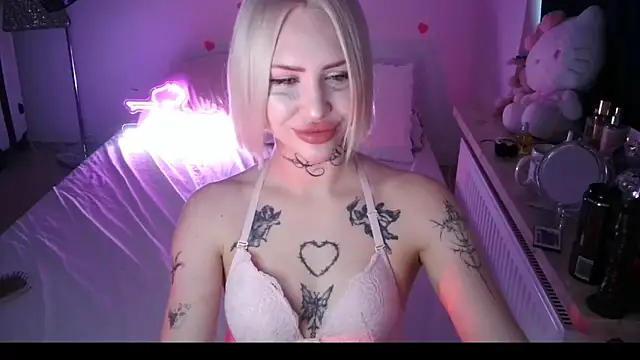 Snapshot of yourscirilla chatting on March 31, 8:48 am yourscirilla online show from March 31, 8:48 am