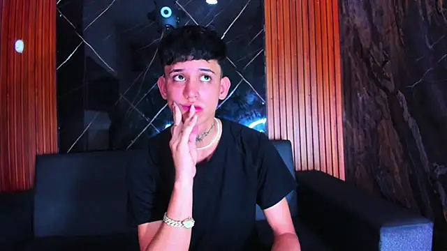 Snapshot of RickyMontes_ chatting on October 13, 8:09 pm RickyMontes online show from October 13, 8:09 pm