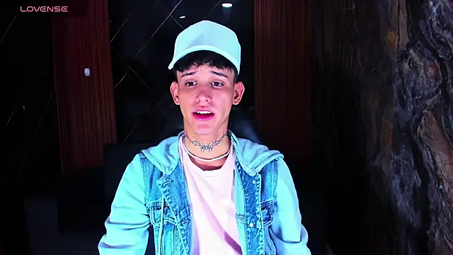 Snapshot of RickyMontes_ chatting on October 14, 7:58 pm RickyMontes online show from October 14, 7:58 pm