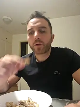 Snapshot of spaccaa chatting on March 15, 11:00 pm spaccaa online show from March 15, 11:00 pm