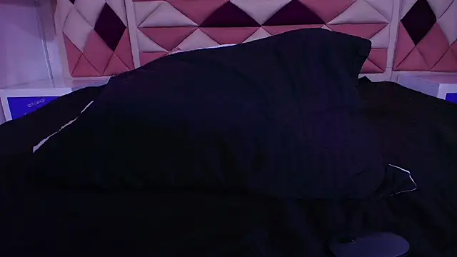 valecastro  online show from September 25, 7:17 pm