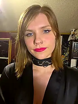 Snapshot of xXKnifeRiderXx chatting on March 19, 1:42 am xXKnifeRiderXx online show from March 19, 1:42 am