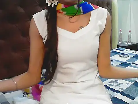 Snapshot of elize__ chatting on September 20, 9:32 am elize online show from September 20, 9:32 am