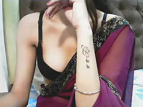 Snapshot of elize__ chatting on September 23, 2:14 am elize online show from September 23, 2:14 am