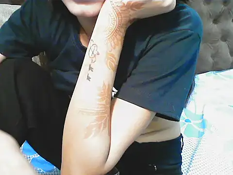 Snapshot of elize__ chatting on September 23, 2:20 pm elize online show from September 23, 2:20 pm