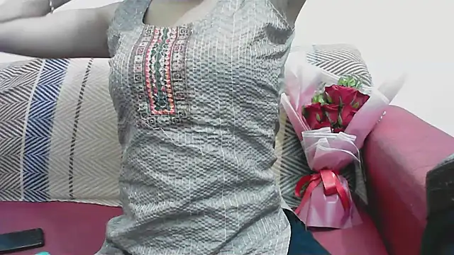 elize   online show from February 10, 3:21 am