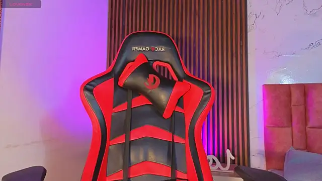 Snapshot of SpicyDemons chatting on October 29, 3:42 am SpicyDemons online show from October 29, 3:42 am