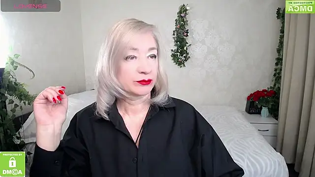 Snapshot of hunters_woman chatting on March 29, 5:02 pm hunters woman online show from March 29, 5:02 pm