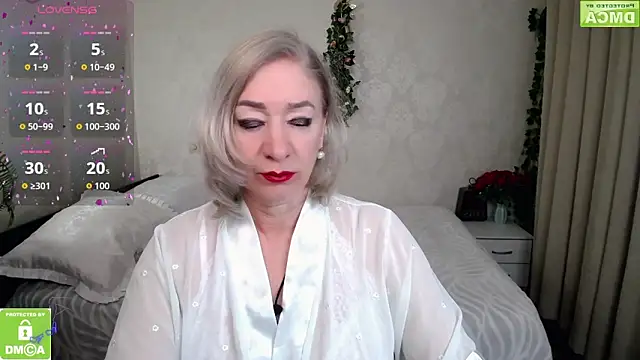 Snapshot of hunters_woman chatting on April 24, 6:54 pm hunters woman online show from April 24, 6:54 pm