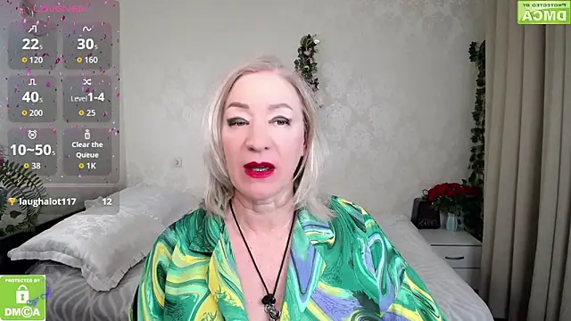 Snapshot of hunters_woman chatting on April 30, 9:19 pm hunters woman online show from April 30, 9:19 pm