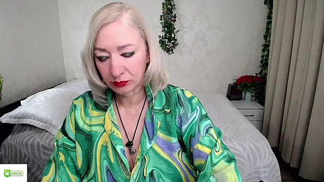 Snapshot of hunters_woman chatting on May 13, 6:49 pm hunters woman online show from May 13, 6:49 pm