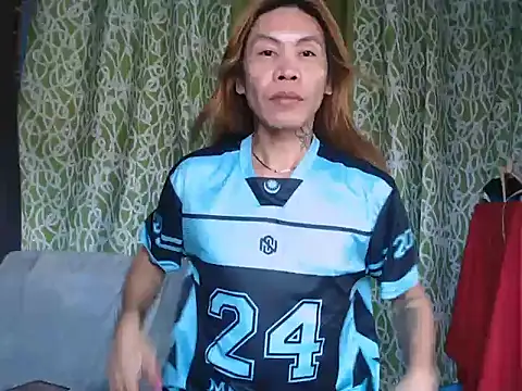 Snapshot of YourTopweng chatting on October 27, 12:36 am YourTopweng online show from October 27, 12:36 am