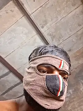 RAYI Queen 3 online show from April 3, 9:02 pm