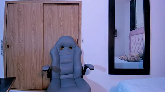 Snapshot of Faver_ chatting on November 1, 12:07 pm Faver online show from November 1, 12:07 pm