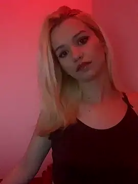 Snapshot of Mya194 chatting on October 6, 2:47 pm Mya194 online show from October 6, 2:47 pm