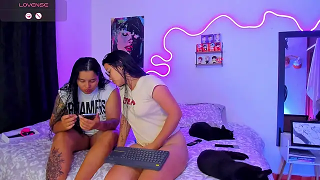 Dilan and Mia online show from October 9, 11:47 pm