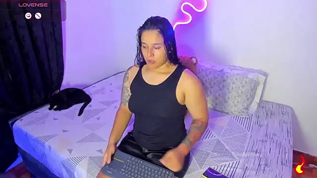 Dilan and Mia online show from May 15, 3:46 am