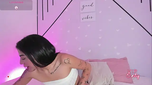 Snapshot of MiahCornell_ chatting on February 12, 7:31 pm MiahCornell online show from February 12, 7:31 pm