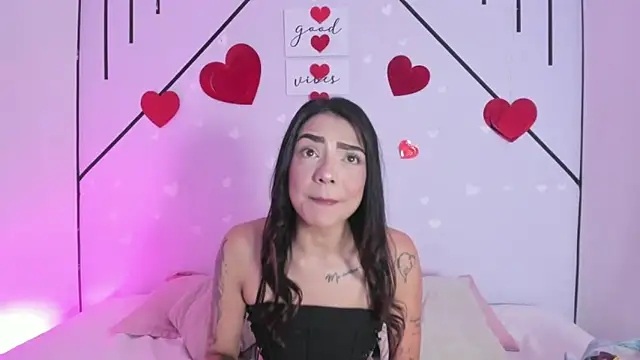 Snapshot of MiahCornell_ chatting on February 14, 7:54 pm MiahCornell online show from February 14, 7:54 pm