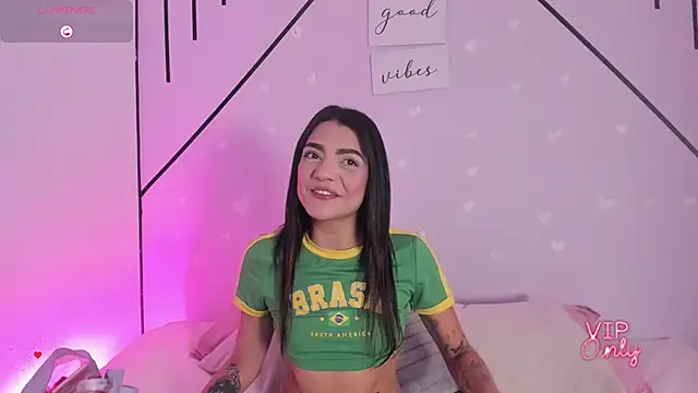 Snapshot of MiahCornell_ chatting on February 26, 8:19 pm MiahCornell online show from February 26, 8:19 pm