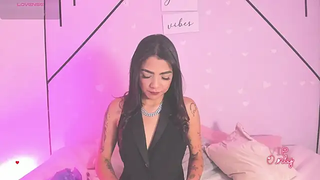 Snapshot of MiahCornell_ chatting on February 27, 8:42 pm MiahCornell online show from February 27, 8:42 pm