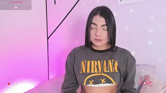 Snapshot of MiahCornell_ chatting on March 5, 9:33 pm MiahCornell online show from March 5, 9:33 pm