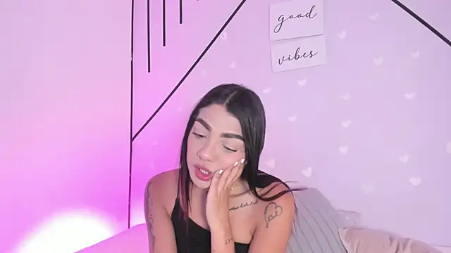 Snapshot of MiahCornell_ chatting on March 7, 8:06 pm MiahCornell online show from March 7, 8:06 pm