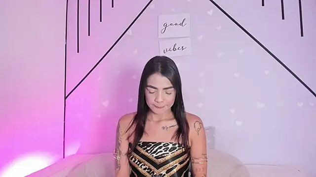 Snapshot of MiahCornell_ chatting on March 29, 3:12 pm MiahCornell online show from March 29, 3:12 pm