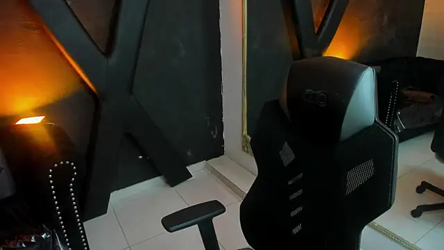 Snapshot of Maxxxine1 chatting on September 27, 10:15 pm Maxxxine1 online show from September 27, 10:15 pm