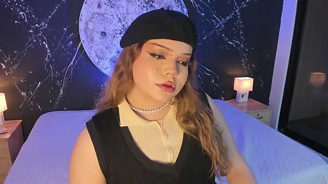 Snapshot of Maxxxine1 chatting on October 4, 4:21 am Maxxxine1 online show from October 4, 4:21 am