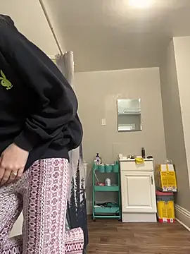 SeccySerena online show from May 2, 6:46 pm