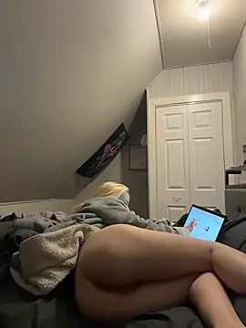 SeccySerena online show from May 12, 4:48 pm