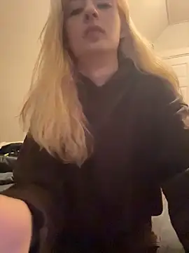 SeccySerena online show from May 13, 4:48 pm