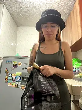 Snapshot of Sallem_Pink chatting on September 22, 12:29 pm Sallem Pink online show from September 22, 12:29 pm