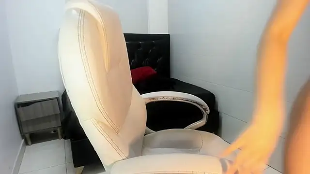 AshleyVanessaRx online show from December 15, 3:05 pm