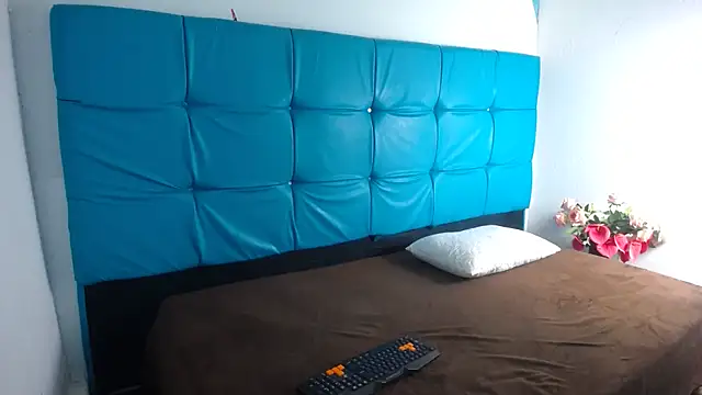 Snapshot of Bunny_Petit chatting on October 28, 10:19 am Bunny Petit online show from October 28, 10:19 am