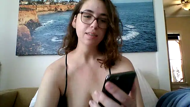 sweetsocalgirl online show from May 16, 9:57 pm