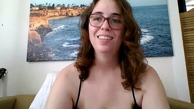 sweetsocalgirl online show from May 19, 12:05 am