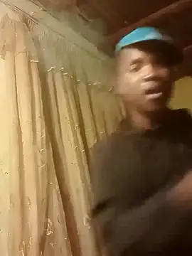 Snapshot of franceew chatting on March 21, 3:44 am franceew online show from March 21, 3:44 am