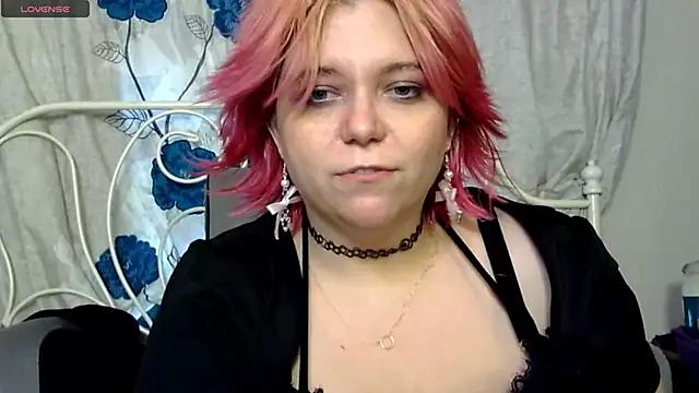 g0lden are0las89 online show from May 19, 6:47 pm